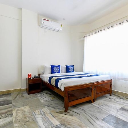 Oyo 11328 Hotel Chandrika Residency Kochi Eksteriør billede