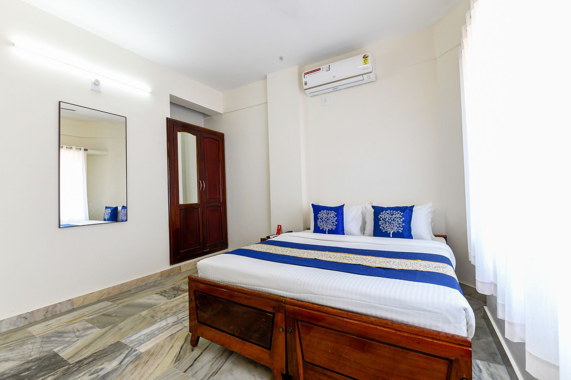 Oyo 11328 Hotel Chandrika Residency Kochi Eksteriør billede