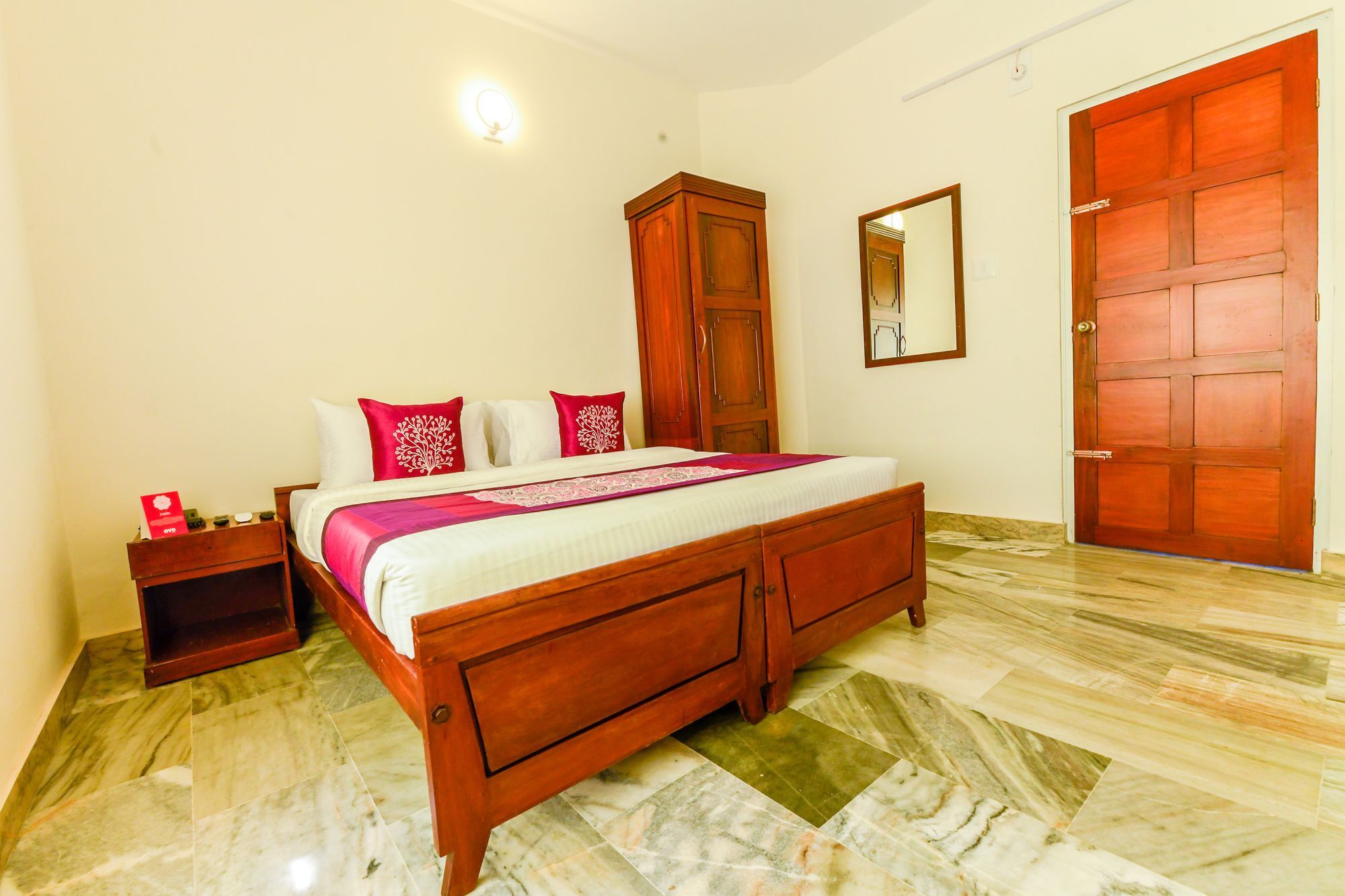 Oyo 11328 Hotel Chandrika Residency Kochi Eksteriør billede