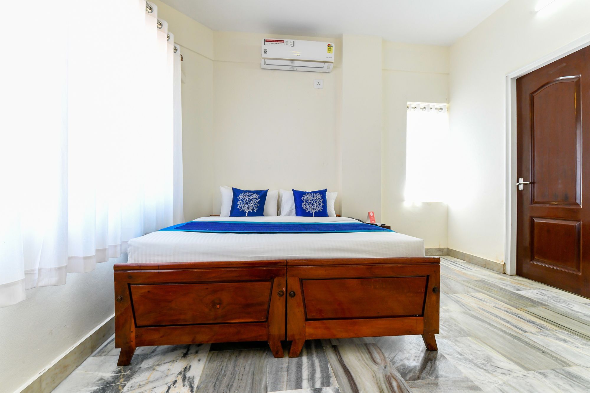 Oyo 11328 Hotel Chandrika Residency Kochi Eksteriør billede