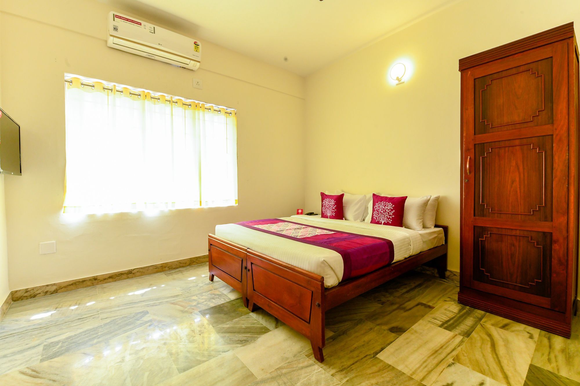 Oyo 11328 Hotel Chandrika Residency Kochi Eksteriør billede